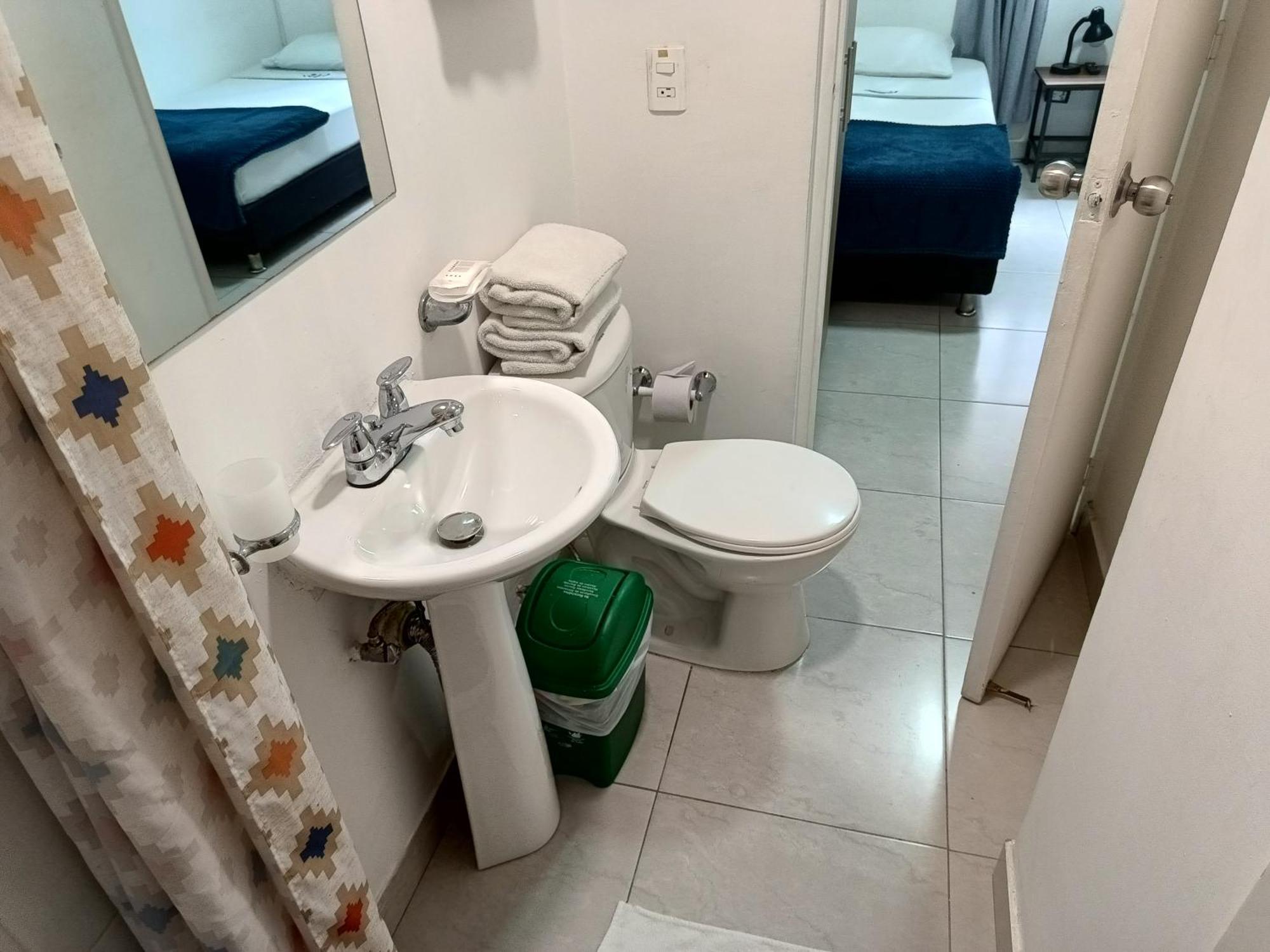 Air Guest House Medellin Exterior photo